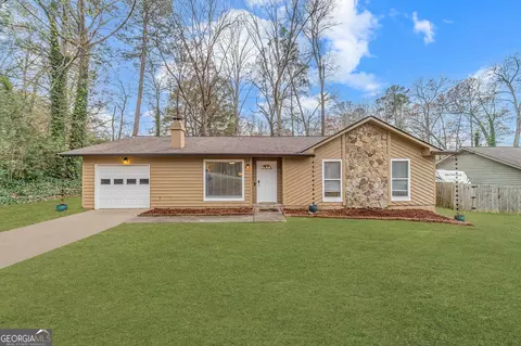 30 Saratoga Dr, Lawrenceville, GA 30044