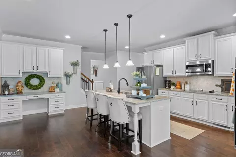 Kitchen - 162 Feather Ln, Jackson, GA 30233 photo 5 of 5