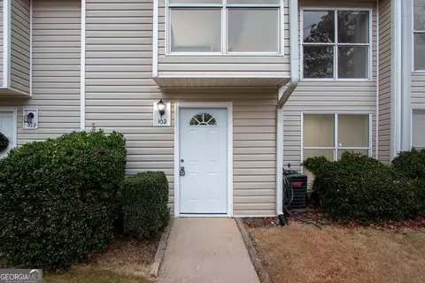 102 Governors Dr, Forest Park, GA 30297
