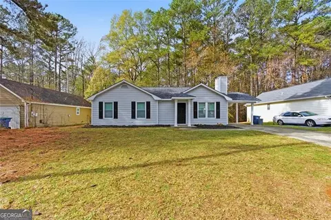 6385 Emerald Pointe Cir, College Park, GA 30349
