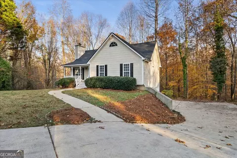 Exterior - 235 Stillwater Ct, Hampton, GA 30228 photo 3 of 5