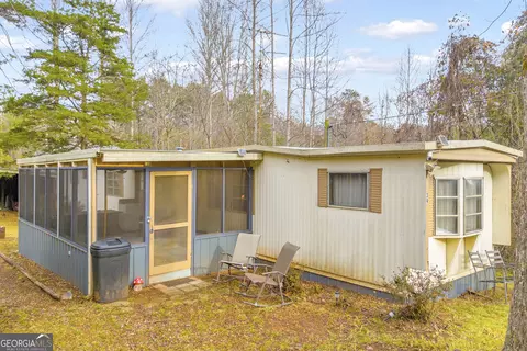 39 Valley View Dr, Lavonia, GA 30553
