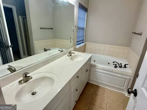 Bath - 4573 Logans Way, Augusta, GA 30909 photo 4 of 7