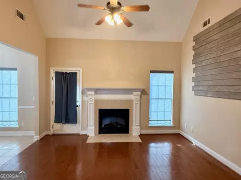 Living - 4573 Logans Way, Augusta, GA 30909 photo 3 of 7