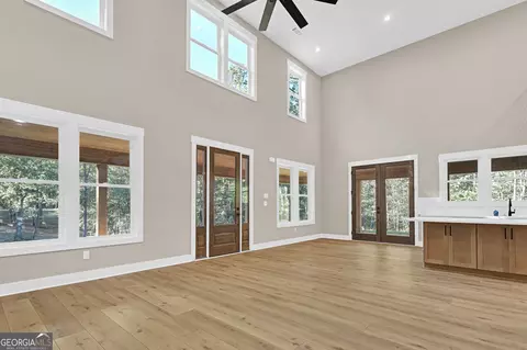 Living - 507 N Ridge Rd, Barnesville, GA 30204 photo 4 of 6