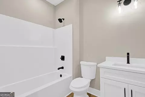 Bath - 507 N Ridge Rd, Barnesville, GA 30204 photo 1 of 4