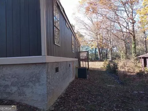Exterior - 265 Perry Ln, Buchanan, GA 30113 photo 6 of 9