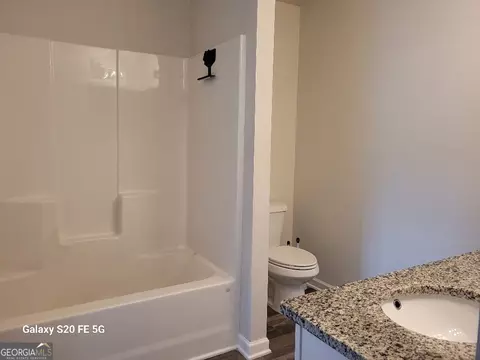 Bath - 101 Sarah Ln, Lagrange, GA 30241 photo 1 of 2