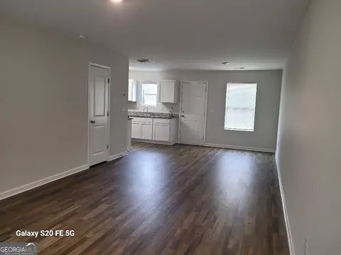 Living - 101 Sarah Ln, Lagrange, GA 30241 photo 2 of 2
