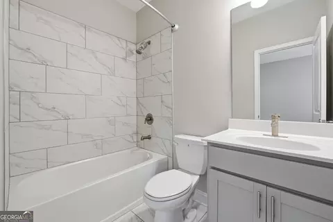 Bath - 4183 Valtek Ct, Suwanee, GA 30024 photo 4 of 5