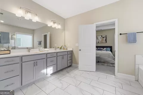 Entry Way - 4183 Valtek Ct, Suwanee, GA 30024 photo 4 of 4