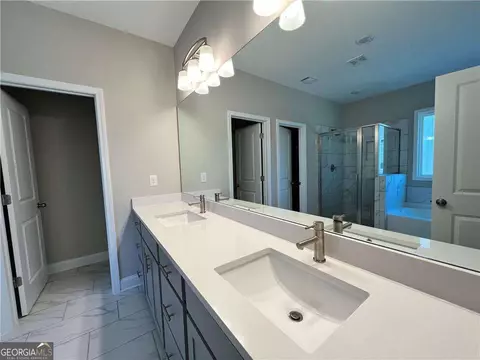 Bath - 4183 Valtek Ct, Suwanee, GA 30024 photo 1 of 5