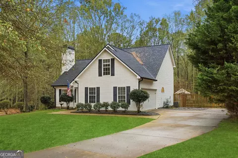 5 Riverside Dr, Sharpsburg, GA 30277