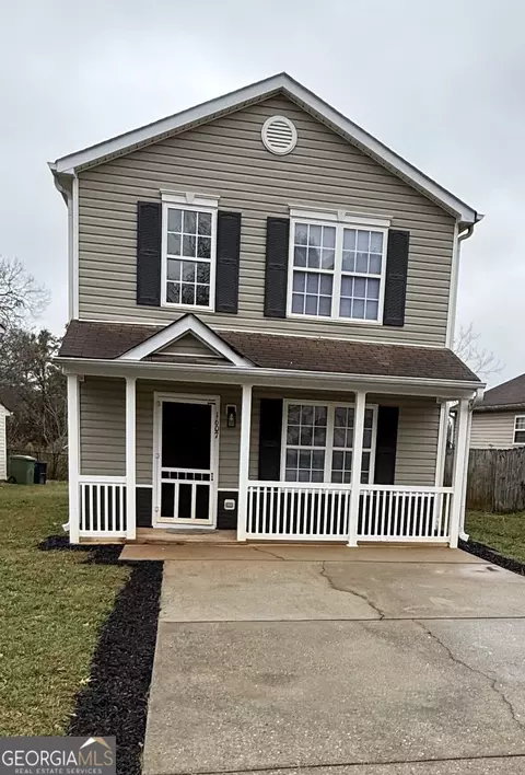 1607 Hallmark Hills Dr, Griffin, GA 30223