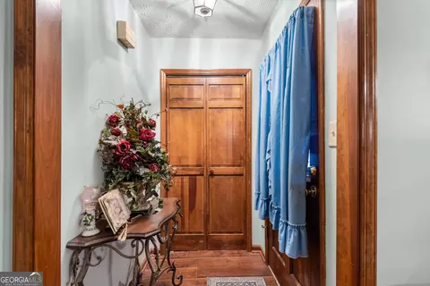 Entry Way - 102 Hayes Cir, Rex, GA 30273 photo 2 of 6