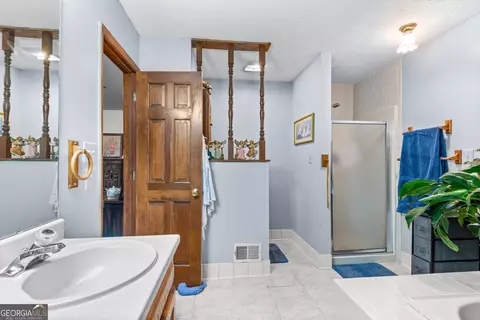 Bath - 102 Hayes Cir, Rex, GA 30273 photo 3 of 5