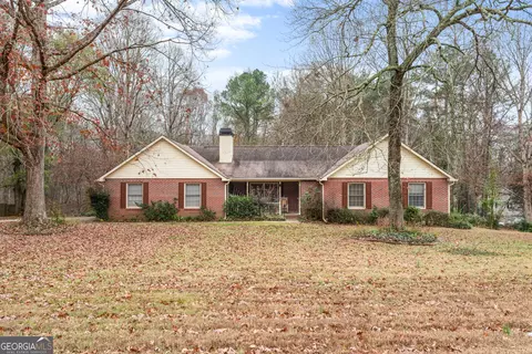 Exterior - 102 Hayes Cir, Rex, GA 30273 photo 2 of 10