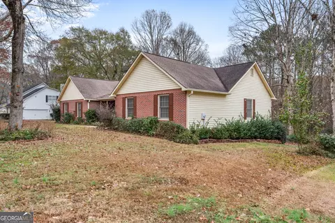 Exterior - 102 Hayes Cir, Rex, GA 30273 photo 4 of 10