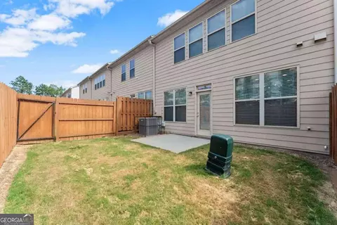 Exterior - 5713 Radford Loop, Fairburn, GA 30213 photo 7 of 11