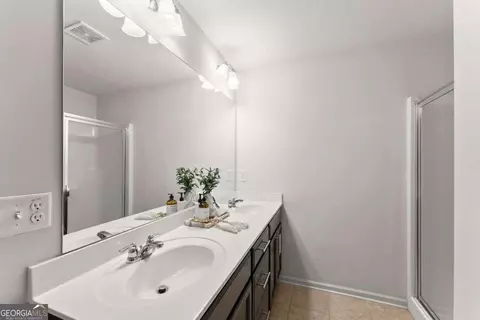 Bath - 5713 Radford Loop, Fairburn, GA 30213 photo 1 of 1
