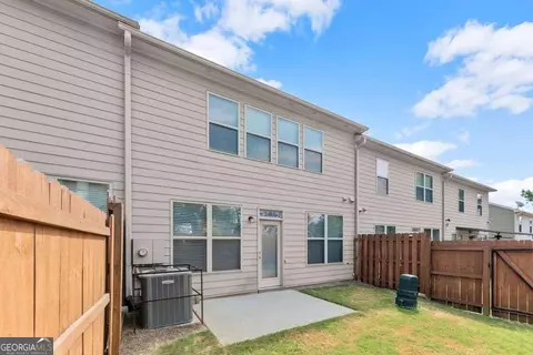 Exterior - 5713 Radford Loop, Fairburn, GA 30213 photo 10 of 11