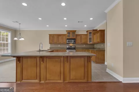 Kitchen - 102 Plantation Ct, Lagrange, GA 30240 photo 4 of 6
