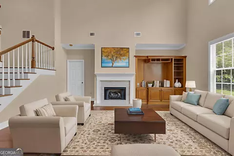 Living - 102 Plantation Ct, Lagrange, GA 30240 photo 5 of 7
