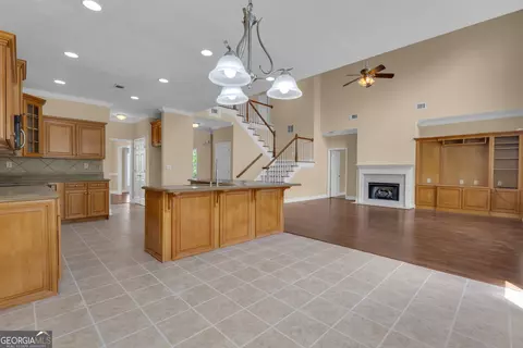 Living - 102 Plantation Ct, Lagrange, GA 30240 photo 2 of 7
