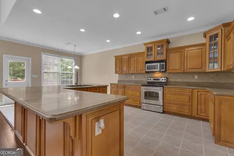Kitchen - 102 Plantation Ct, Lagrange, GA 30240 photo 1 of 6