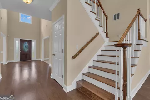 Entry Way - 102 Plantation Ct, Lagrange, GA 30240 photo 3 of 4