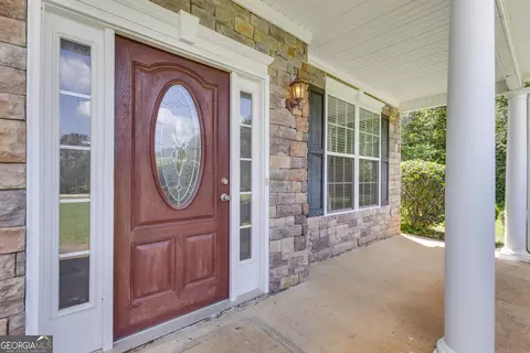 Exterior - 102 Plantation Ct, Lagrange, GA 30240 photo 3 of 13