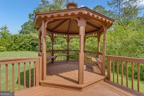 Exterior - 102 Plantation Ct, Lagrange, GA 30240 photo 8 of 13