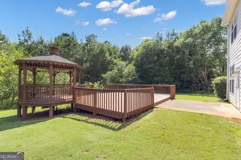 Exterior - 102 Plantation Ct, Lagrange, GA 30240 photo 11 of 13