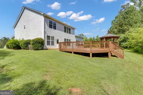 Exterior - 102 Plantation Ct, Lagrange, GA 30240 photo 9 of 13