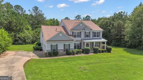 Exterior - 102 Plantation Ct, Lagrange, GA 30240 photo 12 of 13