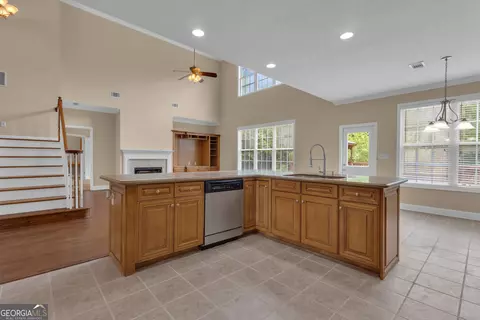 Kitchen - 102 Plantation Ct, Lagrange, GA 30240 photo 2 of 6