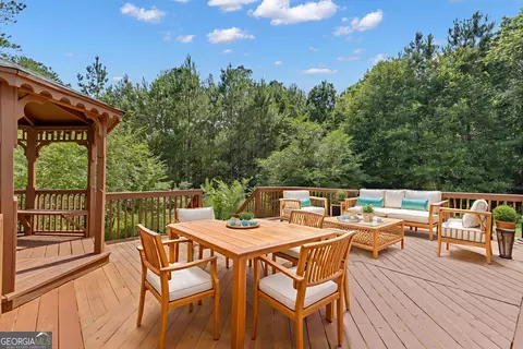 Exterior - 102 Plantation Ct, Lagrange, GA 30240 photo 6 of 13