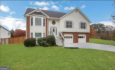 4590 Wheeler Creek Dr, Hoschton, GA 30548