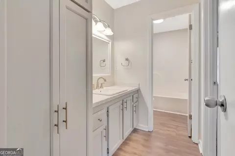 Bath - 1946 Cornell Way, Morrow, GA 30260 photo 2 of 3
