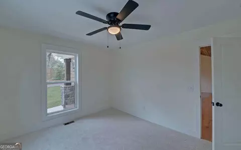 Bedroom - 999 E Doyle St, Toccoa, GA 30577 photo 2 of 9