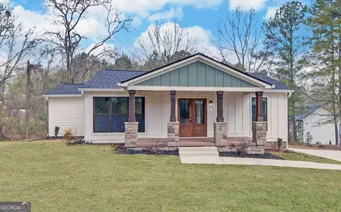 999 E Doyle St, Toccoa, GA 30577