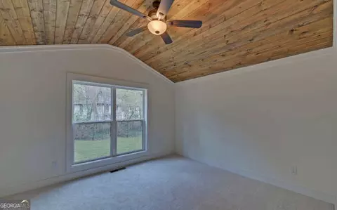 Bedroom - 999 E Doyle St, Toccoa, GA 30577 photo 6 of 9