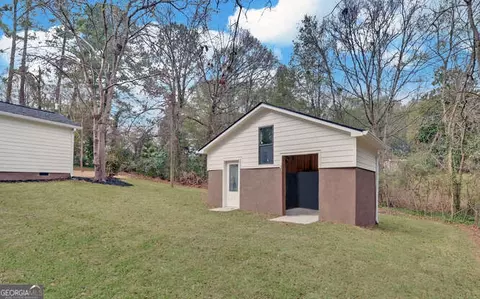 Exterior - 999 E Doyle St, Toccoa, GA 30577 photo 7 of 9