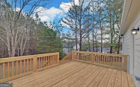 Exterior - 999 E Doyle St, Toccoa, GA 30577 photo 5 of 9