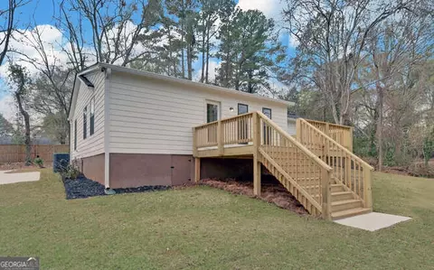Exterior - 999 E Doyle St, Toccoa, GA 30577 photo 8 of 9