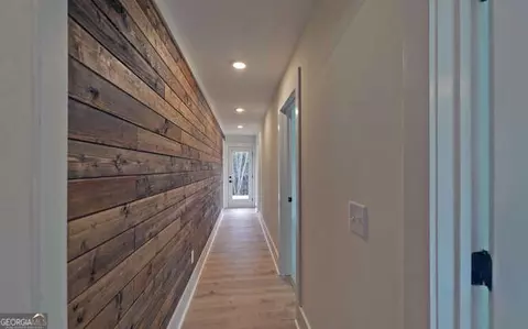 Entry Way - 999 E Doyle St, Toccoa, GA 30577 photo 2 of 3