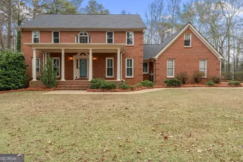 2230 Castle Lake Dr, Tyrone, GA 30290
