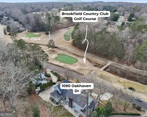 1090 Oakhaven Dr, Roswell, GA 30075