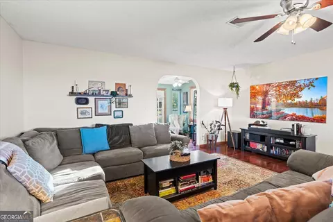 Living - 320 Langston Rd, Perry, GA 31069 photo 1 of 4