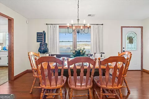 Dining - 320 Langston Rd, Perry, GA 31069 photo 3 of 7
